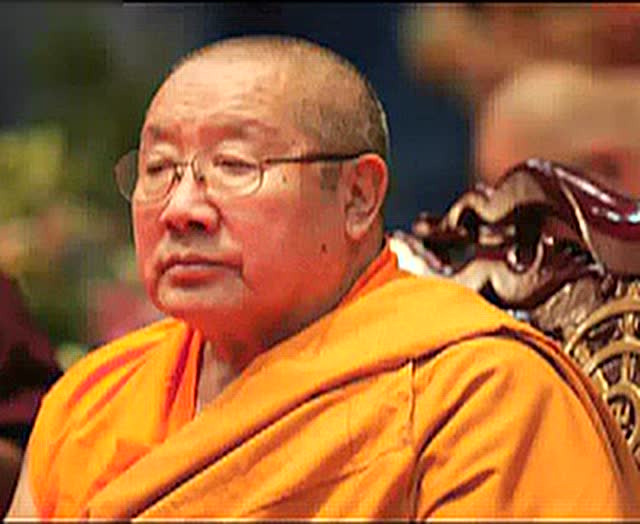 贝诺法王唱诵《莲师七句祈请文》